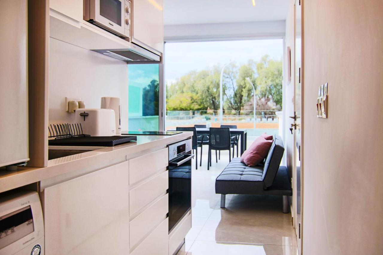 Phaedrus Living - Seaside Luxury Flat Harbour 103 Appartement Paphos Buitenkant foto