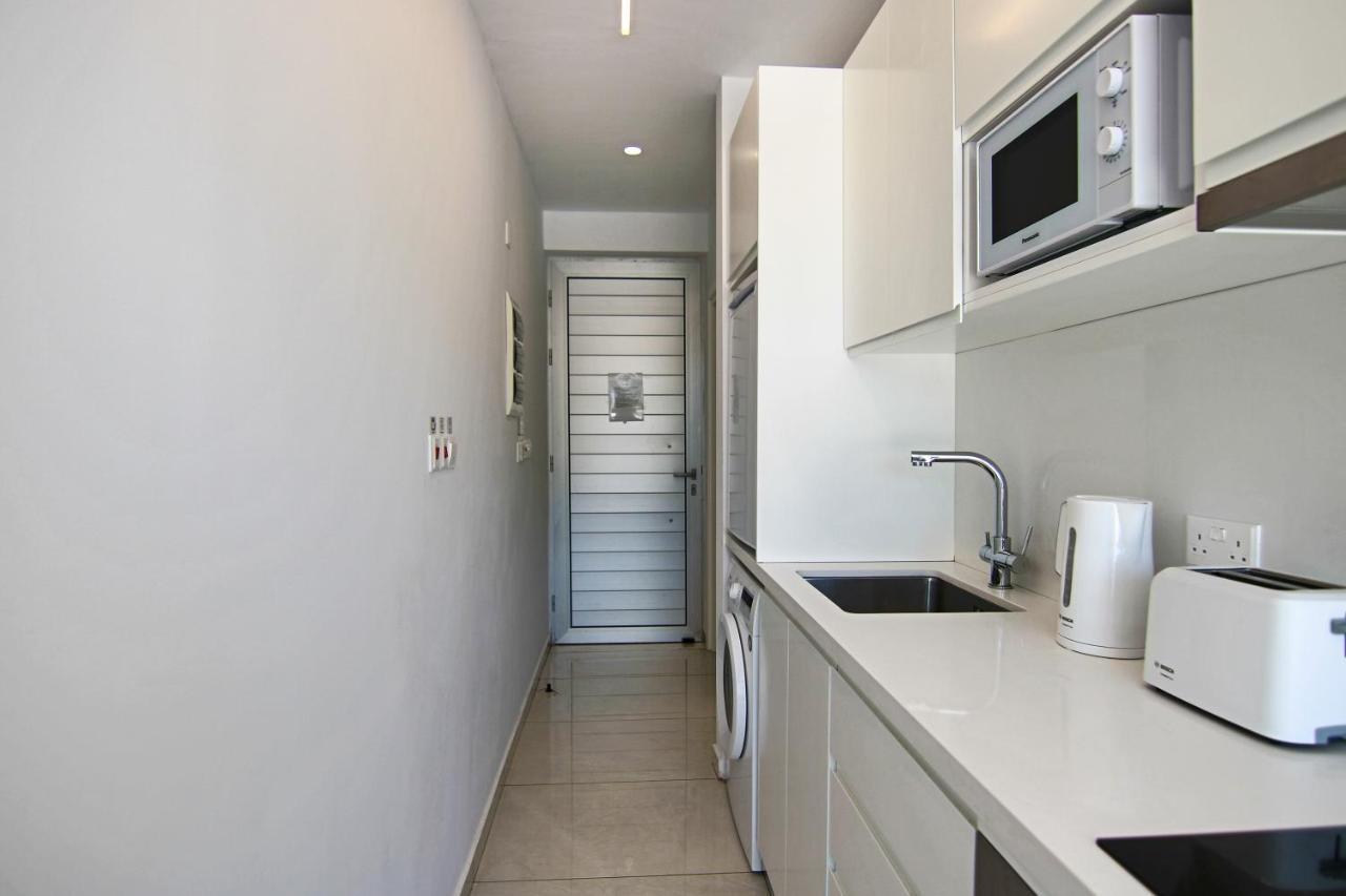 Phaedrus Living - Seaside Luxury Flat Harbour 103 Appartement Paphos Buitenkant foto