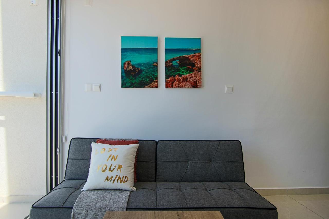 Phaedrus Living - Seaside Luxury Flat Harbour 103 Appartement Paphos Buitenkant foto